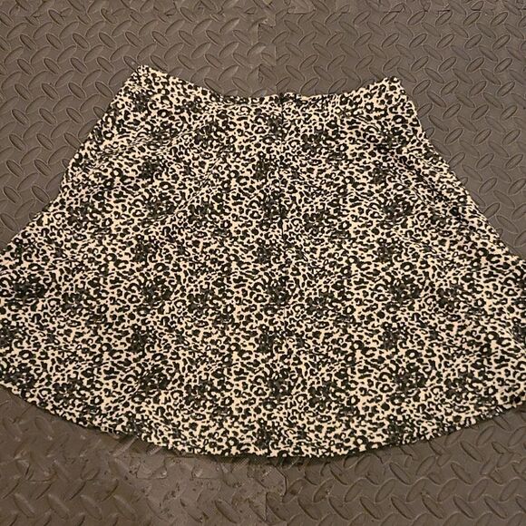Primark Leopard print skater skirt Size 8 - Picture 3 of 3